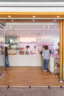 Νέα Overoll σε Κολωνάκι και Γλυφάδα 