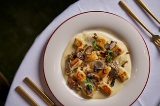 Lalane Athens: Η νέα all-day brasserie με την υπογραφή του Αλέξανδρου Τσιοτίνη 