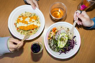 Yum Guilt Free: Το αγαπημένο free guilt pleasure της Γλυφάδας