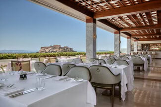 Πάσχα στο Ξενοδοχείο Μεγάλη Βρεταννία: Γιορτινές γεύσεις και αυθεντική φιλοξενία στο κέντρο της Αθήνας