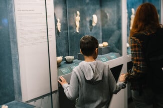 Ξεναγήσεις για οικογένειες στην έκθεση Jeff Koons: «Αφροδίτη» του Lespugue 