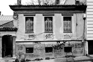 Δέκα κτίρια της Αθήνας που αξίζουν μια δεύτερη ευκαιρία