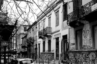 Δέκα κτίρια της Αθήνας που αξίζουν μια δεύτερη ευκαιρία