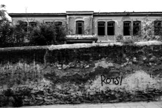 Δέκα κτίρια της Αθήνας που αξίζουν μια δεύτερη ευκαιρία