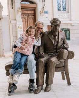 Μια θέση δίπλα στον Καβάφη