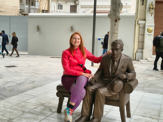 Μια θέση δίπλα στον Καβάφη