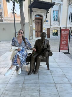 Μια θέση δίπλα στον Καβάφη