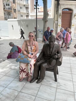 Μια θέση δίπλα στον Καβάφη