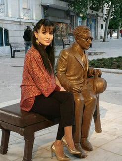 Μια θέση δίπλα στον Καβάφη