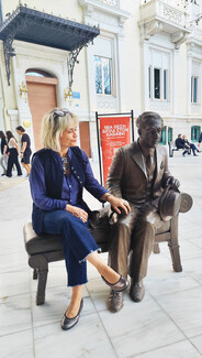 Μια θέση δίπλα στον Καβάφη