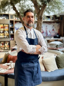 Cinapos: Το ελληνικό τραπέζι όπως το θυμόμαστε, σε σύγχρονη εκδοχή