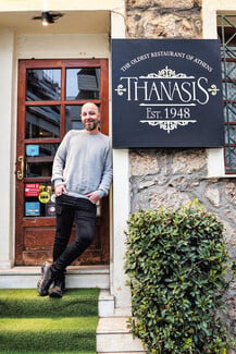 Thanasis 1948: Αυτό το ιστορικό steakhouse ξέρει από κοπές