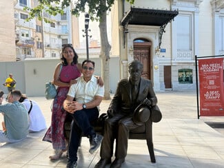 Μια θέση δίπλα στον Καβάφη
