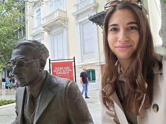Μια θέση δίπλα στον Καβάφη