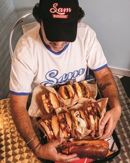 Sam Burgers: BBQ grilled burgers με αμερικανική ταυτότητα