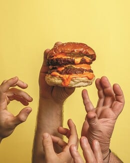 Sam Burgers: BBQ grilled burgers με αμερικανική ταυτότητα