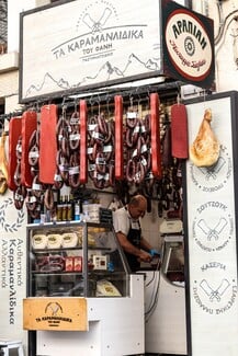 Τα Καραμανλίδικα του Φάνη: Ένα όνομα που ενώνει με τη γεύση Ανατολή και Ελλάδα