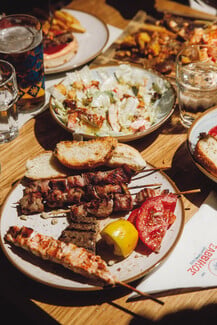Σαββίκος: Το Great Greek Grill της Θεσσαλονίκης ήρθε και στην Αθήνα