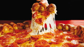 Pizza Hut: Μόλις ήρθε η νέα Cheesy Bites Pizza για να την απολαμβάνεις μπουκιά - μπουκιά με Pop it. Dip it!
