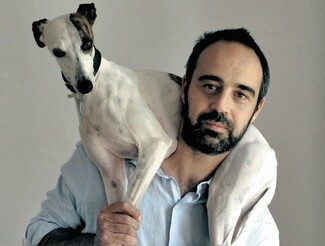 Η «Άννα» του Νικόλο Αμανίτι είναι ένα μυθιστόρημα χωρίς ενήλικους ήρωες σε μια αφανισμένη Σικελία
