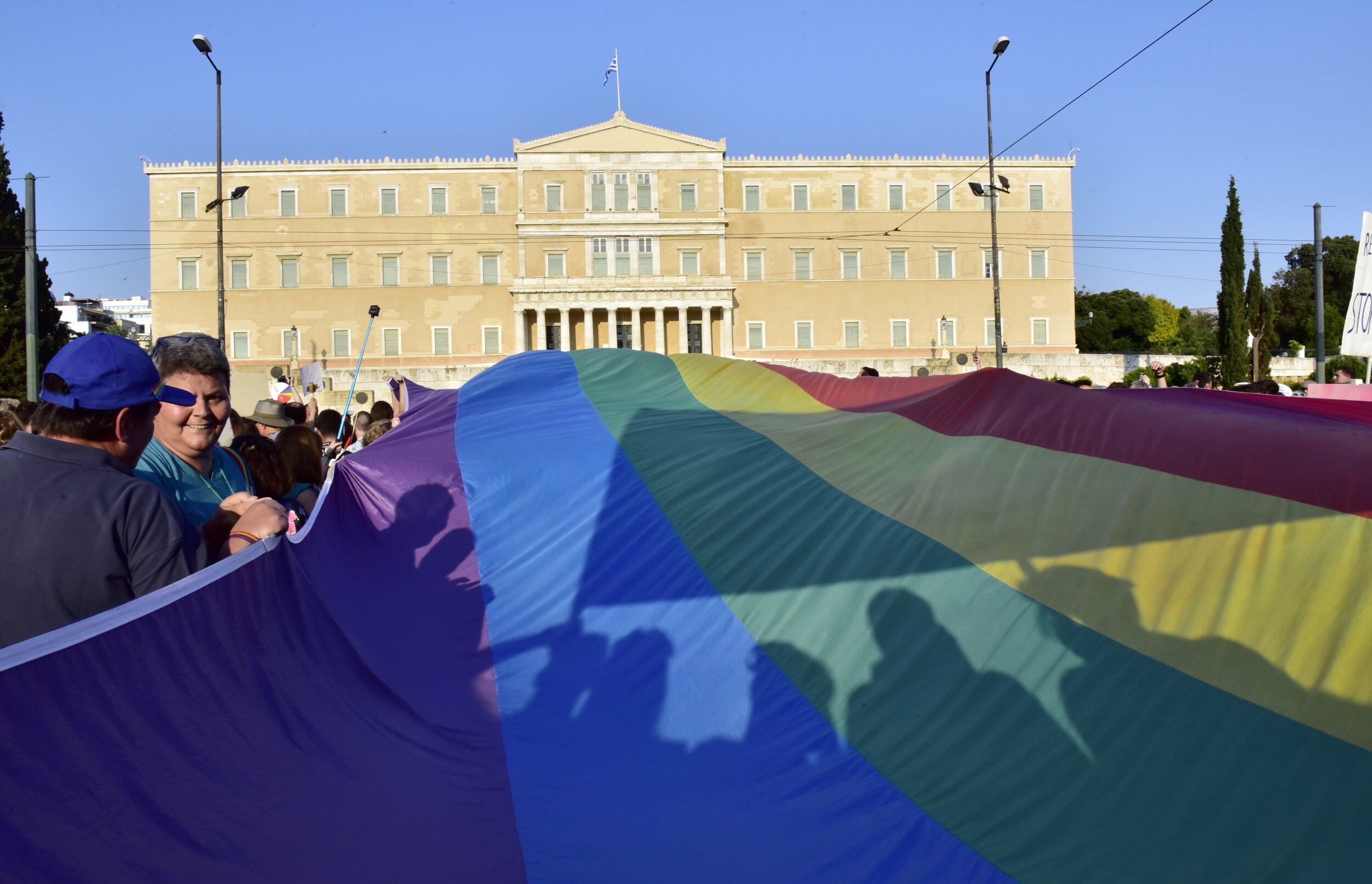 Στα χρώματα του Pride για πρώτη φορά η Βουλή