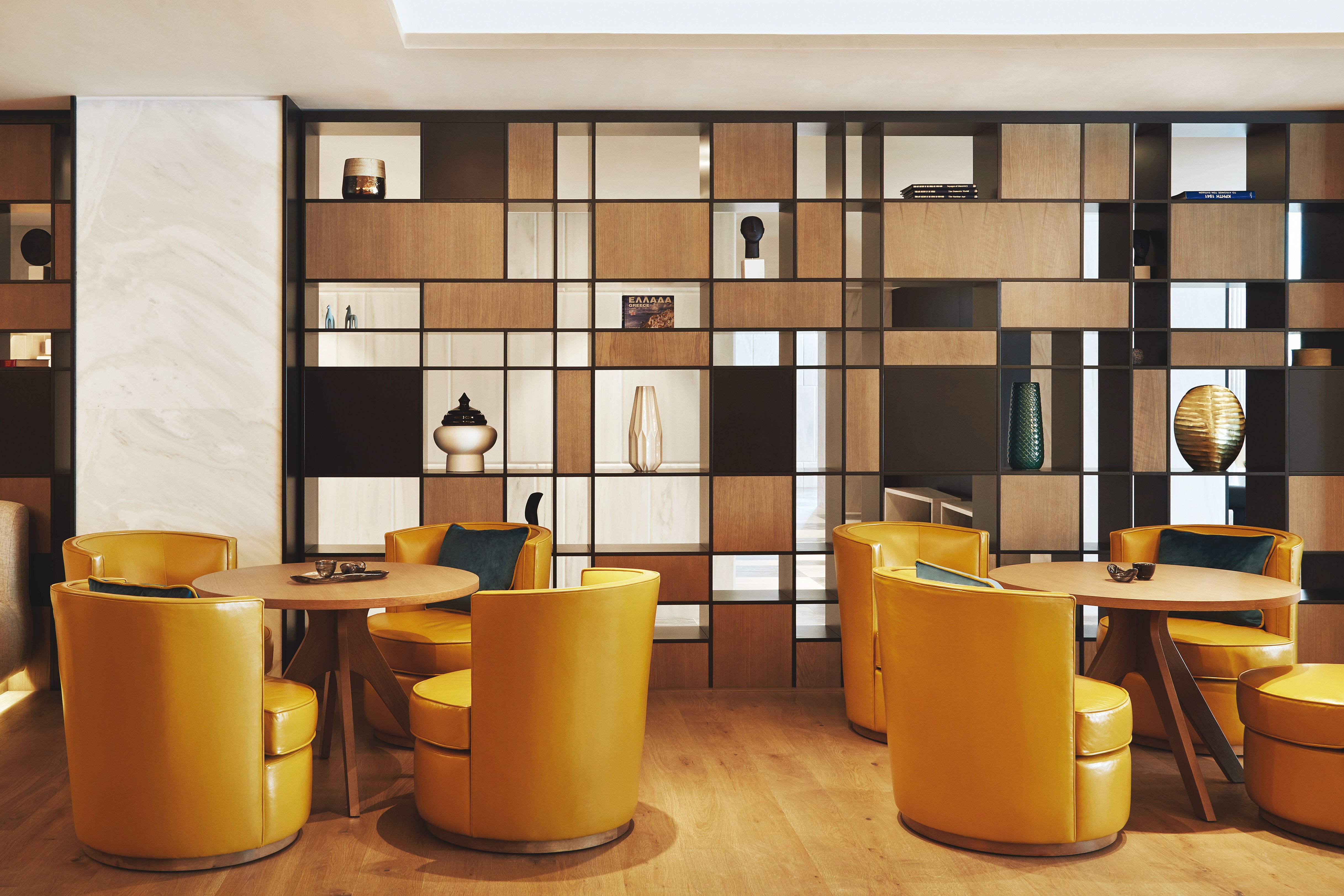 Furniture Gallery: Έπιπλα που έχουν ιστορίες να πουν