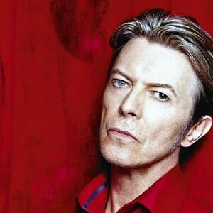 To κόλπο του Bowie με τις ελληνικές εφημερίδες