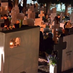 Ανάσταση στα νεκροταφεία - Το ξεχωριστό έθιμο στην πόλη της Κοζάνης
