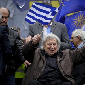 Ο φλογερός και οι κυνικοί: Ο Μίκης Θεοδωράκης και το συλλαλητήριο