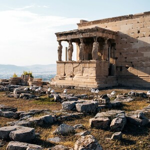 Αυτό το αγριολούλουδο φυτρώνει μόνο στην Ακρόπολη -πουθενά αλλού στον κόσμο!