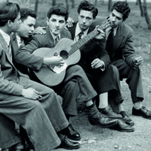 1946-1949: Ενώ στα βουνά μαινόταν ο εμφύλιος