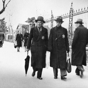 Θεσσαλονίκη, 1943. Εβραίοι με το κίτρινο αστέρι.