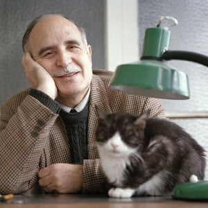 Ο Ντίνος Χριστιανόπουλος και οι γάτες του