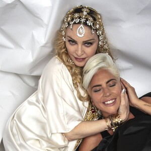 Ιστορική συμφιλίωση - H Lady Gaga με το Όσκαρ στην αγκαλιά της Μαντόνα