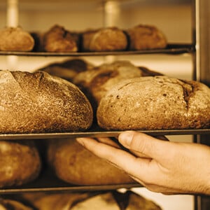 Le Pain Quotidien: Το ψωμί ξαναβρίσκει τη θέση που του αξίζει στο τραπέζι της γιορτής