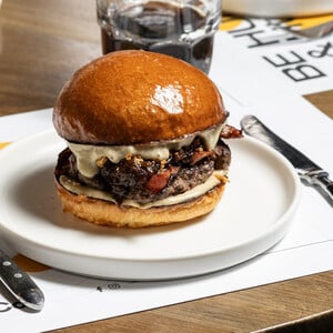 Urban Burger Co: Σερβίρει street food και urban κουλτούρα χωρίς σύνορα