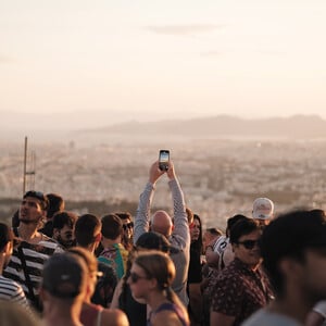 Πώς ο υπερτουρισμός αλλάζει την Αθήνα;