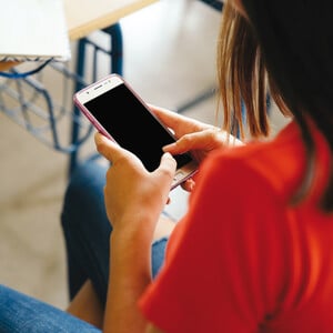 Η Gen A είναι πιο ευάλωτη στους viral κινδύνους και χρειάζεται το «Kids Wallet»