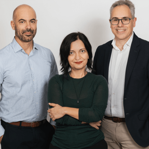 HIV στην Ελλάδα 2025: Όσα ξέρουμε, όσα φοβόμαστε, όσα πρέπει επιτέλους να αλλάξουν