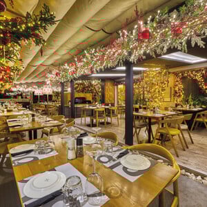 Το Βραστό: Γεύσεις και χριστουγεννιάτικη ζεστασιά σε ένα μαγαζί-θρύλο.