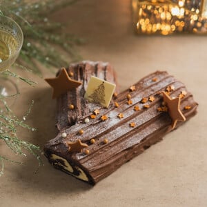 Χριστουγεννιάτικος κορμός, μια γλυκιά ιστορία που συνεχίζεται στα καλύτερα ζαχαροπλαστεία της πόλης