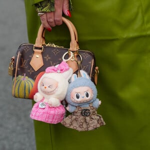 Πώς η συναισθηματική κατανάλωση αναδιαμόρφωσε τα «it» προϊόντα της χρονιάς που μας πέρασε