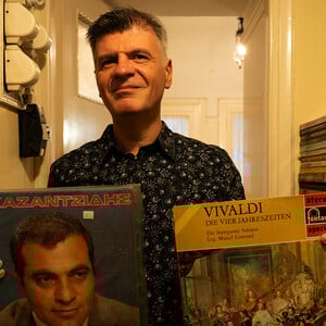 Φοίβος Δεληβοριάς: «Η ταινία “Καποδίστριας” είναι μια φθηνή παρηγοριά που μας πηγαίνει πίσω»