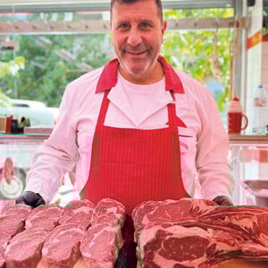 Κρεοπωλείο «ο Γιάννης»: Η οικογένεια που φροντίζει το καθημερινό μας τραπέζι