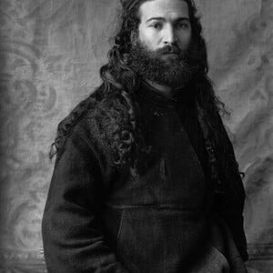 Κρίμα τόσο ωραίος άντρας και να είναι μόνος ― ένα πολυπόστ του Στάθη Τσαγκαρουσιάνου 