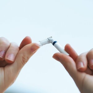 Μείωση της βλάβης από το κάπνισμα: Τι λειτουργεί τελικά στην πράξη;