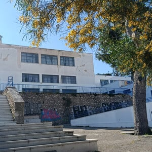 Λυκαβηττός: Το σχολείο-μνημείο του Δημήτρη Πικιώνη που καταρρέει