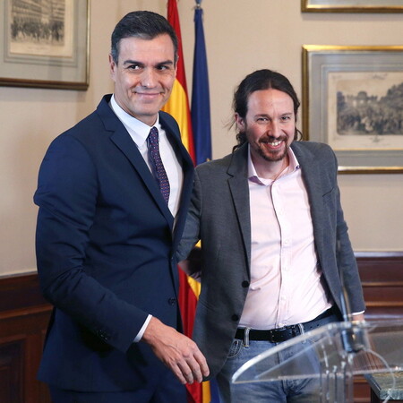 Ισπανία: Συμφωνία για κυβέρνηση συνασπισμού υπέγραψαν Σοσιαλιστές και Podemos