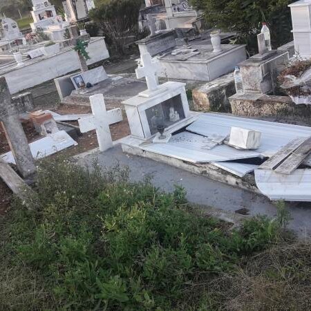 Καλαμάτα: Βανδάλισαν νεκροταφείο - Έσπασαν τάφους και ξέθαψαν σορό