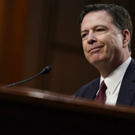 Πρώην διευθυντής FBI: Παραδέχτηκε παραλείψεις στην έρευνα για την ανάμειξη της Ρωσίας στις προεδρικές εκλογές